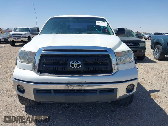 2011 Toyota Tundra z VIN 5TFRM5F1XBX028424, wystawiony jako IAAI lot #42138712 z przebiegiem 182 376 mil mil oraz . Historia ofert i sprzedaży dostępna na DreamBid. Obrazek 12.