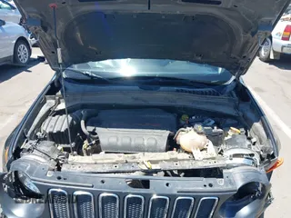 2018 Jeep Renegade Latitude with VIN ZACCJABB5JPJ63878, listed as a IAAI auction lot 42282707 with 90,572 mi miles and . Bid and sale history available at DreamBid. Image 10.