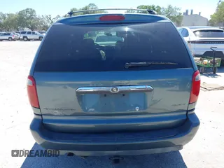 2007 Chrysler Town & Country Touring with VIN 2A4GP54LX7R183977, listed as a IAAI auction lot 42049186 with Not Provided miles and . Bid and sale history available at DreamBid. Image 17.