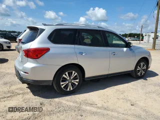 2017 Nissan Pathfinder SV with VIN 5N1DR2MN3HC687473, listed as a Copart auction lot 63376195 with 69,600 mi miles and Salvage title. Bid and sale history available at DreamBid. Image 3.