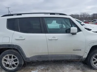 2020 Jeep Renegade Latitude with VIN ZACNJBBB7LPL57524, listed as a IAAI auction lot 41639559 with 126,742 mi miles. Bid and sale history available at carsss.com. Image 13.