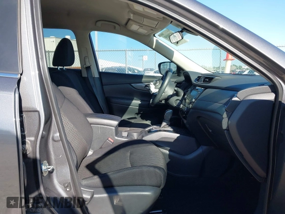 2020 Nissan Rogue S z VIN 5N1AT2MT7LC713875, wystawiony jako IAAI lot #41758058 z przebiegiem 46 529 mil mil oraz . Historia ofert i sprzedaży dostępna na DreamBid. Obrazek 5.