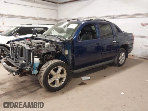 2013 Chevrolet Avalanche LT with VIN 3GNTKFE71DG309629, listed as a IAAI auction lot 42082132 with 139,428 mi miles and . Bid and sale history available at DreamBid. Image 2.