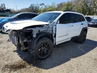 2022 Jeep Cherokee X with VIN 1C4PJMCX0ND522512, listed as a Copart auction lot 47034865 with 45,390 mi miles and Salvage Title. Bid and sale history available at carsss.com. Image 1.