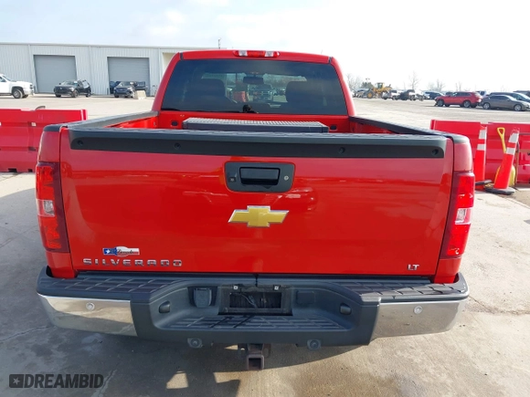2013 Chevrolet Silverado 1500 LT with VIN 1GCRCSE05DZ286934, listed as a IAAI auction lot 41522331 with 152,077 mi miles. Bid and sale history available at carsss.com. Image 17.