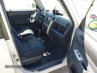 2006 Scion xB z VIN JTLKT324564103356, wystawiony jako IAAI lot #42345120 z przebiegiem 226 712 mil mil oraz . Historia ofert i sprzedaży dostępna na DreamBid. Obrazek 5.