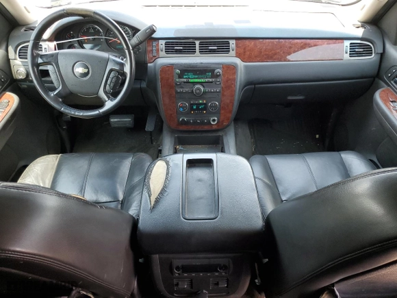 2009 Chevrolet Avalanche LT w/2LT with VIN 3GNEC22099G277798, listed as a Copart auction lot 54486865 with 294,654 mi miles and Clean Title. Bid and sale history available at carsss.com. Image 8.