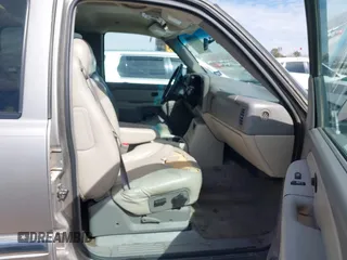 2002 GMC Yukon XL SLT with VIN 3GKEC16Z52G265329, listed as a IAAI auction lot 41595344 with 200,887 mi miles. Bid and sale history available at carsss.com. Image 5.