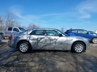 2008 Chrysler 300 LX with VIN 2C3KA43R48H251025, listed as a IAAI auction lot 41510553 with 104,103 mi miles. Bid and sale history available at carsss.com. Image 13.
