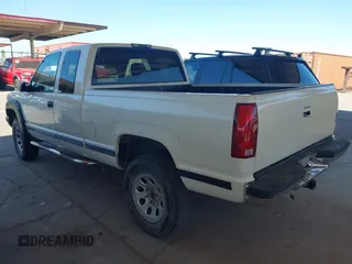 1995 GMC Sierra 1500 z VIN 2GTEK19K9S1591415, wystawiony jako IAAI lot #42011093 z przebiegiem 334 476 mil mil oraz . Historia ofert i sprzedaży dostępna na DreamBid. Obrazek 3.