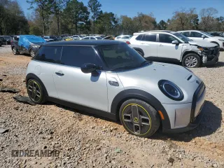 2023 MINI Hardtop Cooper SE z VIN WMW13DJ06P2S79659, wystawiony jako Copart lot #49746775 z przebiegiem 41 559 mil mil oraz Szkoda całkowita • Salvage title. Historia ofert i sprzedaży dostępna na DreamBid. Obrazek 4.