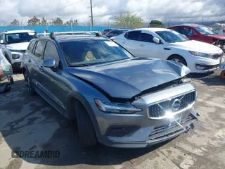 2020 Volvo V60 z VIN YV4102WK6L1038403, wystawiony jako IAAI lot #41794955 z przebiegiem 69 045 mil mil oraz . Historia ofert i sprzedaży dostępna na DreamBid. Obrazek 1.