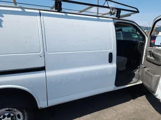 2015 Chevrolet Express Cargo with VIN 1GCWGFCF3F1123576, listed as a IAAI auction lot 42654774 with 183,911 mi miles and . Bid and sale history available at DreamBid. Image 6.