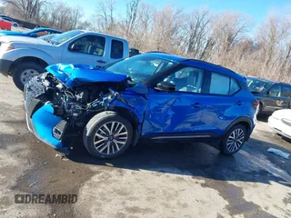 2024 Nissan Kicks SR with VIN 3N1CP5DV3RL495793, listed as a IAAI auction lot 41077823 with 17,252 mi miles and . Bid and sale history available at DreamBid. Image 14.