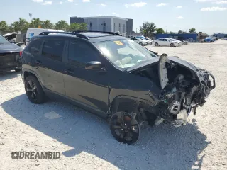 2016 Jeep Cherokee Latitude z VIN 1C4PJMCS4GW182129, wystawiony jako Copart lot #54051535 z przebiegiem 130 252 mil mil oraz Szkoda całkowita • Salvage title. Historia ofert i sprzedaży dostępna na DreamBid. Obrazek 4.