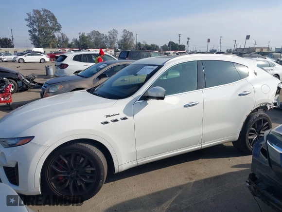 2023 Maserati Levante z VIN ZN661YUM6PX411566, wystawiony jako IAAI lot #41219590 z przebiegiem 24 613 mil mil oraz . Historia ofert i sprzedaży dostępna na DreamBid. Obrazek 15.