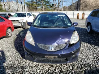 2009 Honda Fit Sport z VIN JHMGE88469S033171, wystawiony jako Copart lot #53021475 z przebiegiem 147 103 mil mil oraz Czysty tytuł • Clean title. Historia ofert i sprzedaży dostępna na DreamBid. Obrazek 5.