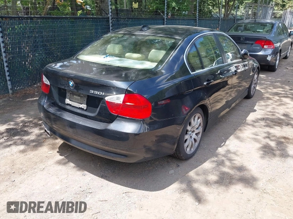 2006 BMW 3 Series 330i with VIN WBAVB33526KS32960, listed as a IAAI auction lot 42799135 with 150,736 mi miles and . Bid and sale history available at DreamBid. Image 4.