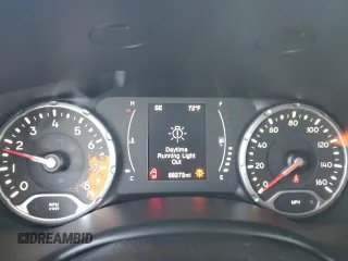 2018 Jeep Renegade Latitude with VIN ZACCJABH8JPH87570, listed as a Copart auction lot 82683804 with 68,273 mi miles and Salvage title. Bid and sale history available at DreamBid. Image 9.
