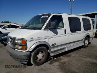 2000 GMC Savana Cargo Van YF7 with VIN 1GDFG15R6Y1230985, listed as a Copart auction lot 69868404 with 0 mi miles and Non Repairable. Bid and sale history available at carsss.com. Image 1.