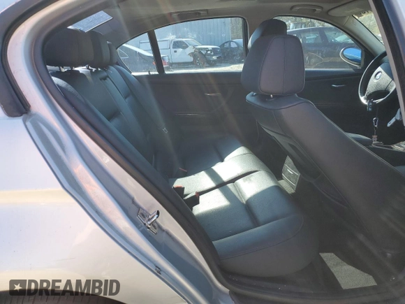 2008 BMW 3 Series 328xi with VIN WBAVC73578KX90648, listed as a Copart auction lot 43928165 with 170,673 mi miles and Clean Title. Bid and sale history available at carsss.com. Image 10.