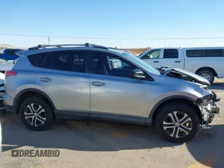 2017 Toyota RAV4 LE z VIN 2T3ZFREV6HW331736, wystawiony jako IAAI lot #41840112 z przebiegiem 110 328 mil mil oraz . Historia ofert i sprzedaży dostępna na DreamBid. Obrazek 13.