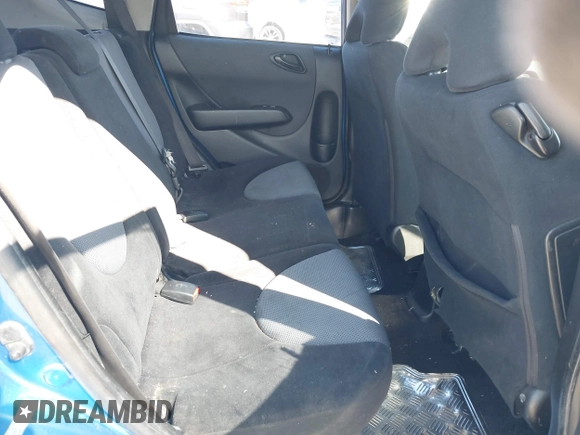 2008 Honda Fit z VIN JHMGD38468S052159, wystawiony jako IAAI lot #41654686 z przebiegiem 230 982 mil mil oraz . Historia ofert i sprzedaży dostępna na DreamBid. Obrazek 8.