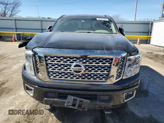 2017 Nissan Titan Pro-4X z VIN 1N6BA1F43HN557633, wystawiony jako Copart lot #46501645 z przebiegiem 94 325 mil mil oraz Szkoda całkowita • Salvage title. Historia ofert i sprzedaży dostępna na DreamBid. Obrazek 5.