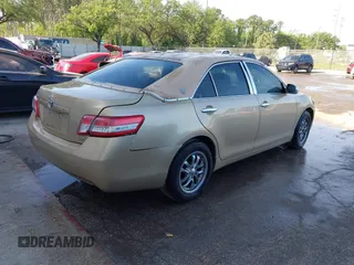 2011 Toyota Camry LE z VIN 4T1BF3EK2BU670515, wystawiony jako IAAI lot #41867049 z przebiegiem 174 987 mil mil oraz . Historia ofert i sprzedaży dostępna na DreamBid. Obrazek 4.
