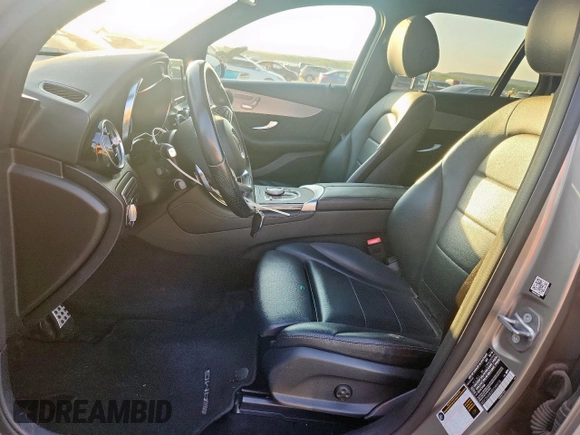 2019 Mercedes-Benz GLC 300 z VIN WDC0G4JB2KV146418, wystawiony jako Copart lot #60800515 z przebiegiem Nie podano mil oraz Czysty tytuł • Clean title. Historia ofert i sprzedaży dostępna na DreamBid. Obrazek 7.