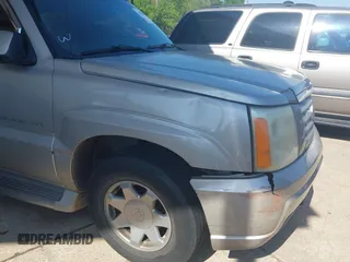 2005 Cadillac Escalade EXT with VIN 3GYEK62N55G191729, listed as a IAAI auction lot 41980605 with 224,349 mi miles. Bid and sale history available at carsss.com. Image 12.