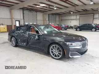 2022 BMW 7 Series 740i with VIN WBA7T2C07NCH14971, listed as a IAAI auction lot 41772487 with 28,382 mi miles. Bid and sale history available at carsss.com. Image 1.