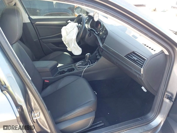 2019 Volkswagen Jetta SEL with VIN 3VWE57BUXKM242727, listed as a IAAI auction lot 41827327 with 91,898 mi miles. Bid and sale history available at carsss.com. Image 5.