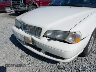 2000 Volvo S70 z VIN YV1LS56D4Y2651849, wystawiony jako IAAI lot #42246127 z przebiegiem 153 319 mil mil oraz . Historia ofert i sprzedaży dostępna na DreamBid. Obrazek 6.