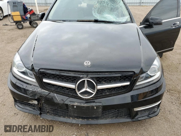 2014 Mercedes-Benz C 300 Sport z VIN WDDGF8AB6ER313428, wystawiony jako Copart lot #58425515 z przebiegiem 99 539 mil mil oraz Czysty tytuł • Clean title. Historia ofert i sprzedaży dostępna na DreamBid. Obrazek 11.