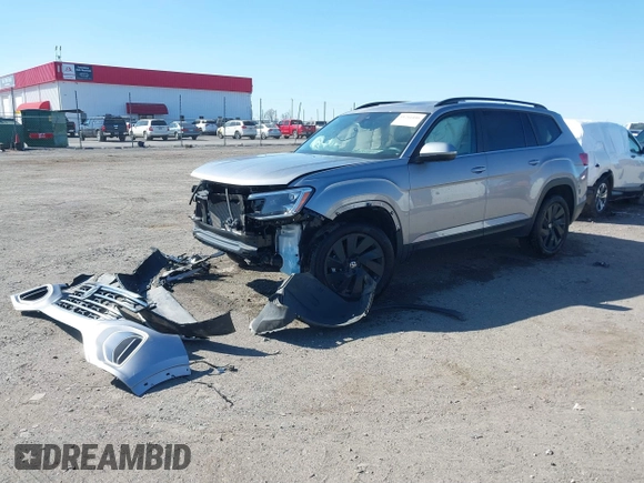 2024 Volkswagen Atlas SE with VIN 1V2KR2CAXRC524586, listed as a IAAI auction lot 41266446 with 15,417 mi miles and . Bid and sale history available at DreamBid. Image 2.