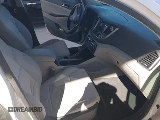 2017 Hyundai Tucson SE with VIN KM8J23A45HU328404, listed as a IAAI auction lot 41695180 with 120,458 mi miles. Bid and sale history available at carsss.com. Image 5.