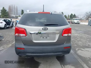 2013 Kia Sorento LX with VIN 5XYKTCA62DG313524, listed as a IAAI auction lot 41624883 with 70,777 mi miles. Bid and sale history available at carsss.com. Image 16.