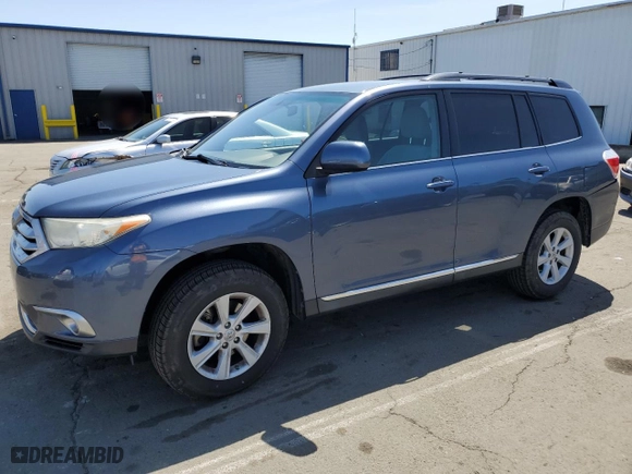 2013 Toyota Highlander with VIN 5TDZA3EHXDS033935, listed as a Copart auction lot 52167225 with 162,564 mi miles and Salvage Title. Bid and sale history available at carsss.com. Image 1.