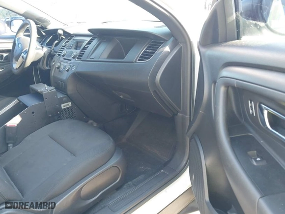 2017 Ford Police Interceptor Sedan with VIN 1FAHP2L82HG133685, listed as a IAAI auction lot 41883464 with 68,594 mi miles. Bid and sale history available at carsss.com. Image 5.