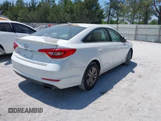 2016 Hyundai Sonata SE with VIN 5NPE24AF4GH289889, listed as a IAAI auction lot 42069507 with 85,938 mi miles and . Bid and sale history available at carsss.com. Image 4.
