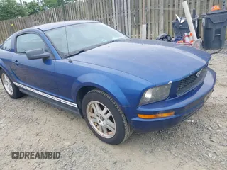 2007 Ford Mustang Deluxe z VIN 1ZVFT80N975270219, wystawiony jako IAAI lot #42364898 z przebiegiem 183 462 mil mil oraz . Historia ofert i sprzedaży dostępna na DreamBid. Obrazek 1.