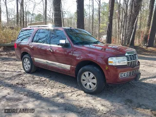 2012 Lincoln Navigator with VIN 5LMJJ2H51CEL08839, listed as a IAAI auction lot 41921925 with 430,163 mi miles. Bid and sale history available at carsss.com. Image 1.