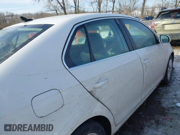 2010 Volkswagen Jetta SE с VIN 3VWRX7AJ4AM030312, выставлен на аукционе IAAI как лот 41304990 с пробегом 204 910 миль миль и . История ставок и продаж доступна на DreamBid. Изображение 13.