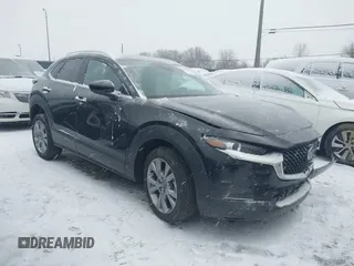2023 Mazda CX-30 S Preferred z VIN 3MVDMBCM5PM538960, wystawiony jako IAAI lot #41273300 z przebiegiem 22 846 mil mil oraz . Historia ofert i sprzedaży dostępna na DreamBid. Obrazek 1.