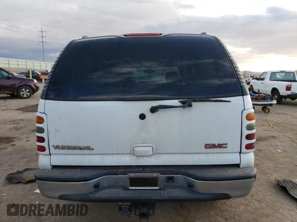 2005 GMC Yukon XL SLT with VIN 1GKEC16Z45J149459, listed as a Copart auction lot 84695584 with 0 mi miles and Salvage Title. Bid and sale history available at carsss.com. Image 6.