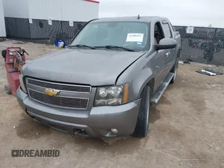 2007 Chevrolet Avalanche LTZ z VIN 3GNEC12J77G129472, wystawiony jako IAAI lot #41100413 z przebiegiem Nie podano mil oraz . Historia ofert i sprzedaży dostępna na DreamBid. Obrazek 2.