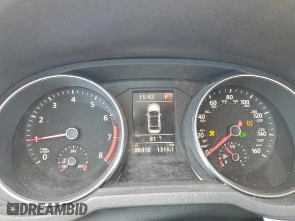 2017 Volkswagen Passat S z VIN 1VWAT7A34HC016349, wystawiony jako Copart lot #56190825 z przebiegiem 88 418 mil mil oraz Szkoda całkowita • Salvage title. Historia ofert i sprzedaży dostępna na DreamBid. Obrazek 9.