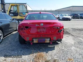 2020 Alfa Romeo Giulia with VIN ZARFAMAN1L7636002, listed as a IAAI auction lot 42121135 with 55,510 mi miles. Bid and sale history available at carsss.com. Image 17.