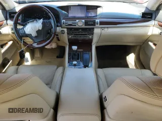 2013 Lexus LS 460 z VIN JTHBL5EF2D5124370, wystawiony jako Copart lot #56063585 z przebiegiem 122 301 mil mil oraz Szkoda całkowita • Salvage title. Historia ofert i sprzedaży dostępna na DreamBid. Obrazek 8.